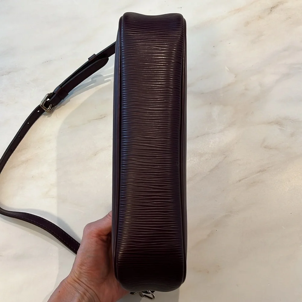 Louis Vuitton Cassis Epi Leather Montaigne Clutch Bag!